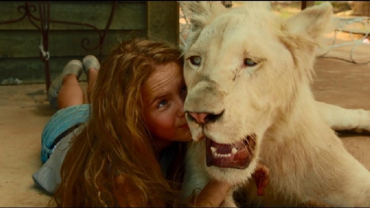 Mia et le lion blanc