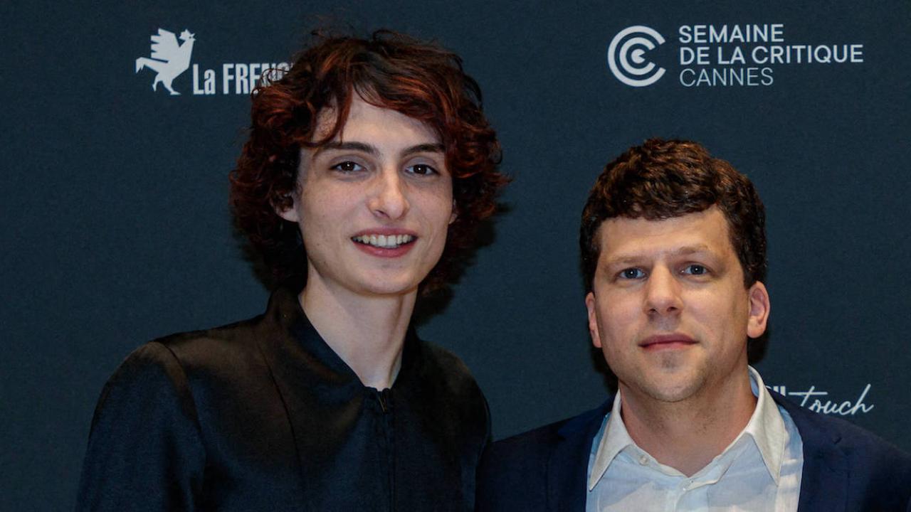 Finn Wolfhard et Jesse Eisenberg au Festival de Cannes 2022