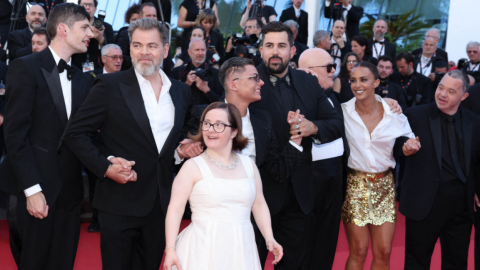 Cannes jour 9 : L'équipe d'Un p'tit truc en plus a finalement obtenu des costumes de luxe