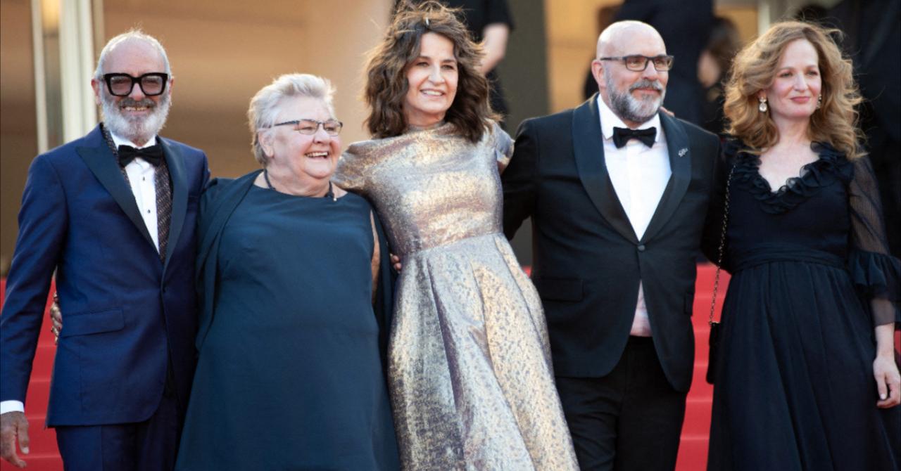 Cannes 2021 : Valérie Lemercier entourée par ses acteurs : Roc Lafortune, Danielle Fichaud, Sylvain Marcel et Pascale Desrochers 