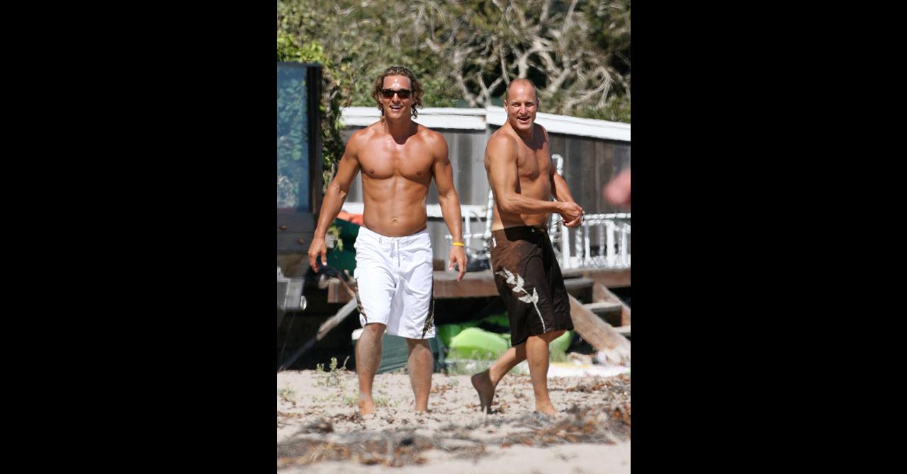 Woody Harrelson et Matthew McConaughey sur le tournage de Surfer, Dude