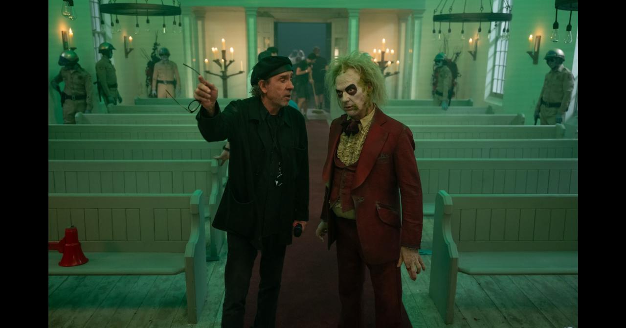 Tim Burton et Michael Keaton sur le tournage de Beetlejuice 2