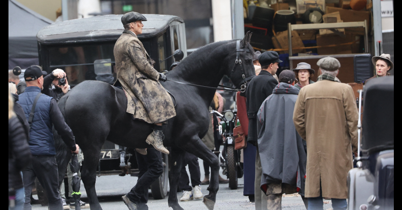 Cillian Murphy est en plein tournage du film Peaky Blinders [photos]