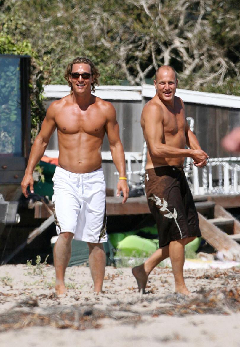 Woody Harrelson et Matthew McConaughey sur le tournage de Surfer, Dude